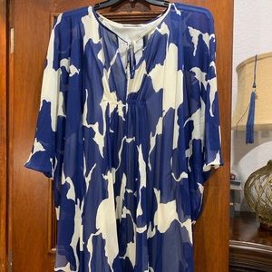 Women’s blue and white dress